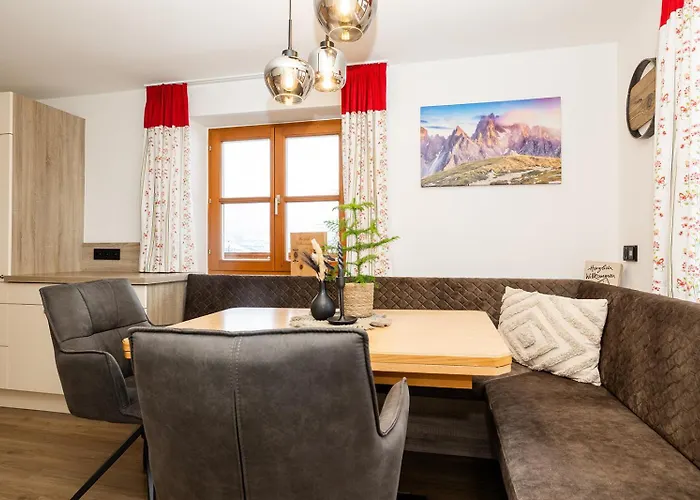 塔克森度假别墅 农家乐 *