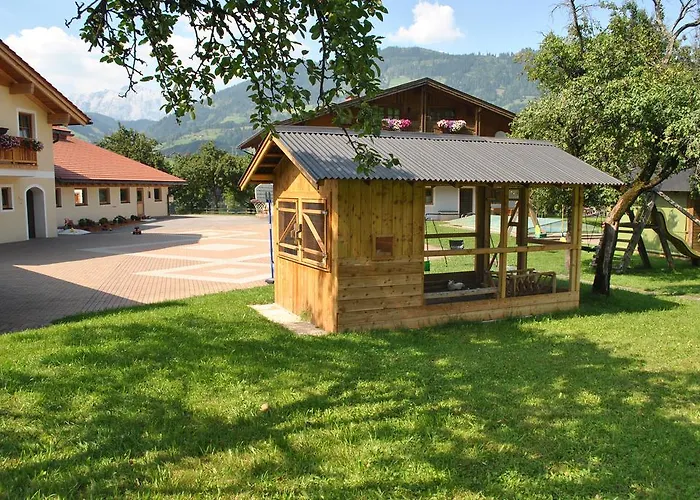 塔克森度假别墅 农家乐 *